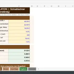 Excel-Tabelle zur Kalkulation von Bäckerei-Kosten. Sie zeigt Eingaben wie Material- und Lohnkosten sowie Ergebnisse wie Stückkosten und Verkaufspreise, nützlich für die GmbH.