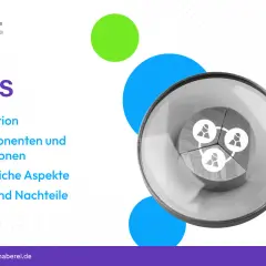 HRIS: Definition, Komponenten, rechtliche Aspekte und Vor-/Nachteile. Lupe über Holzblock mit Personensymbolen, die das HRIS-Konzept verdeutlichen.