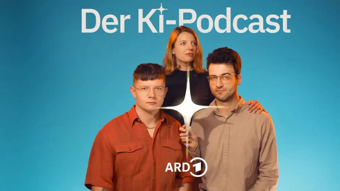 Drei Personen stehen vor einem blauen Hintergrund. Über ihnen steht "Der Ki-Podcast". Ein Sternenlicht strahlt zwischen ihnen.