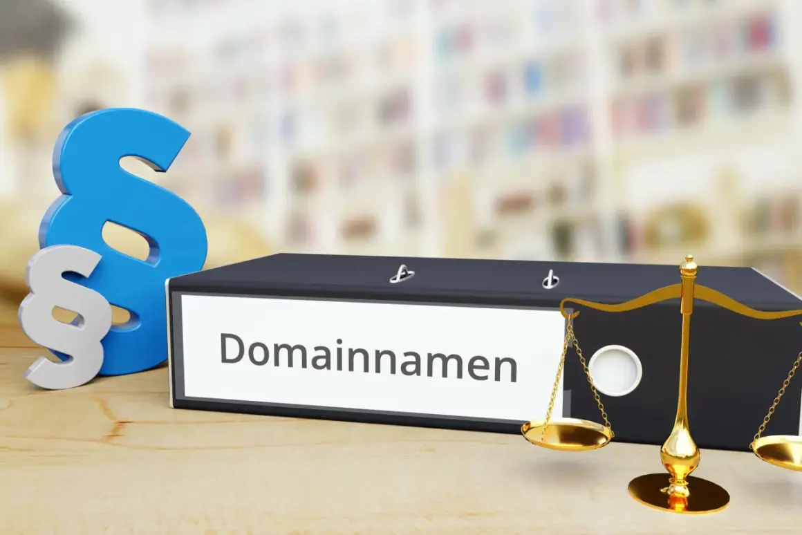 Paragraphen-Symbole und eine Waage stehen neben einem Ordner mit der Aufschrift "Domainnamen". So lassen sich Namensrechte sichern.